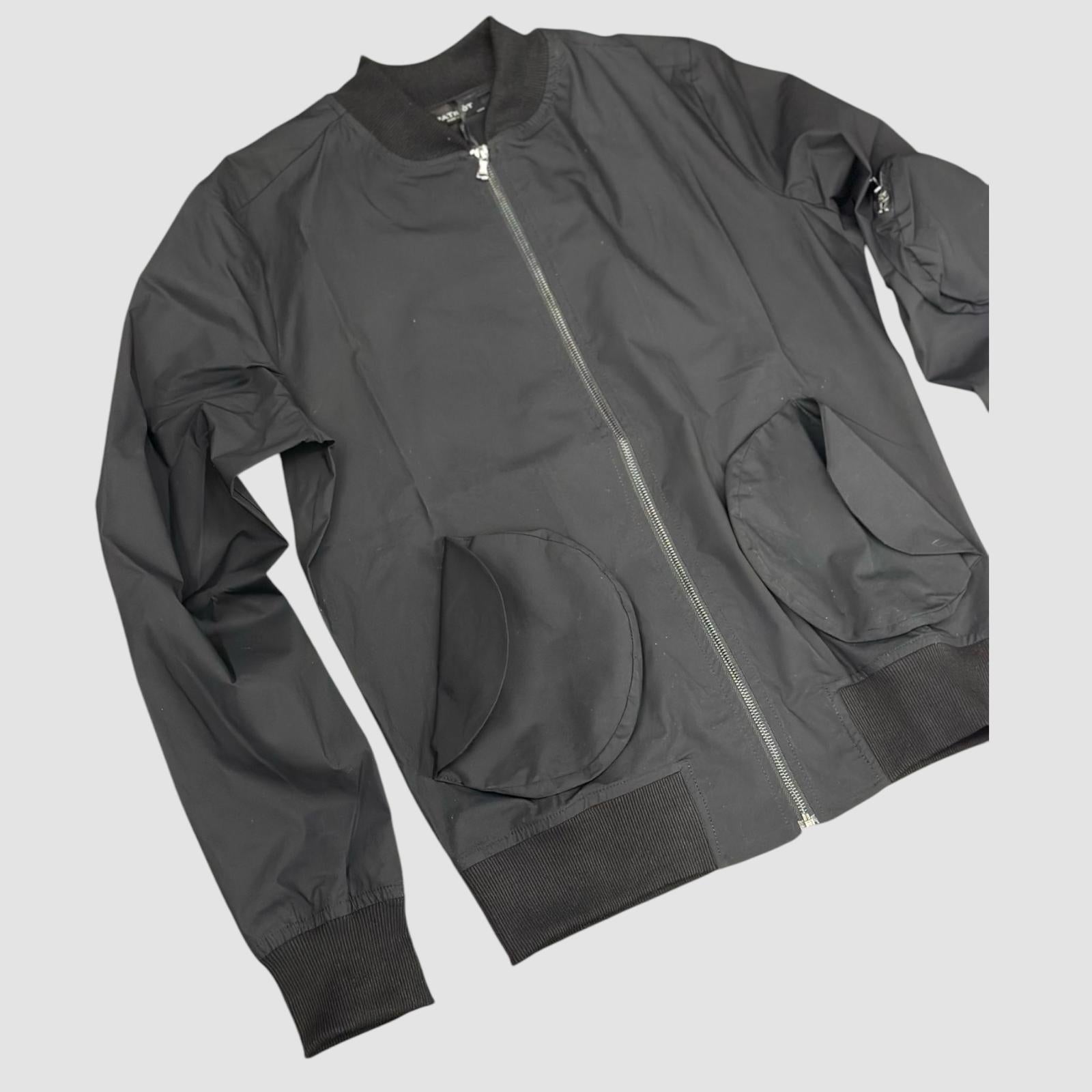 VESTE PATRIOTE AVEC DÉTAIL DE POCHE SUR LA MANCHE