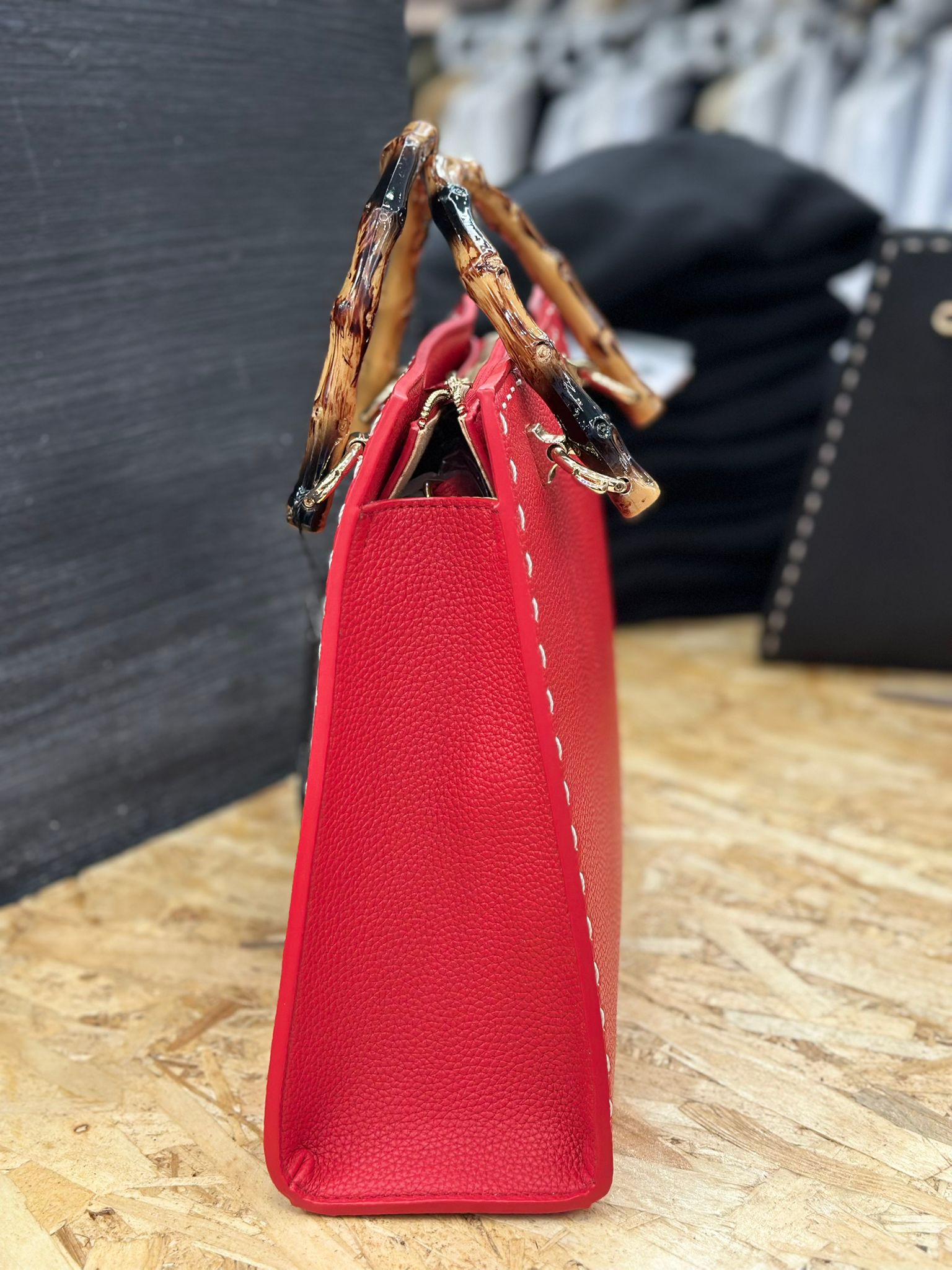 Cristina EffeBorsa Rigida con Manico in Bamboo