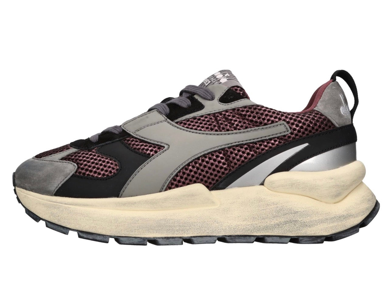Diadora