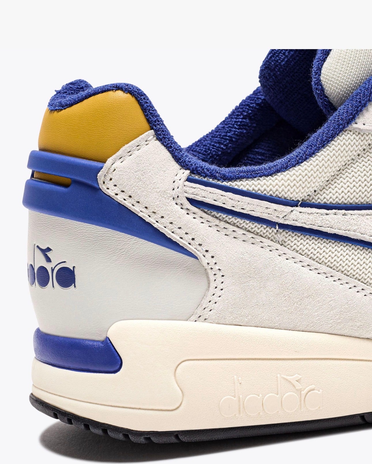 Diadora