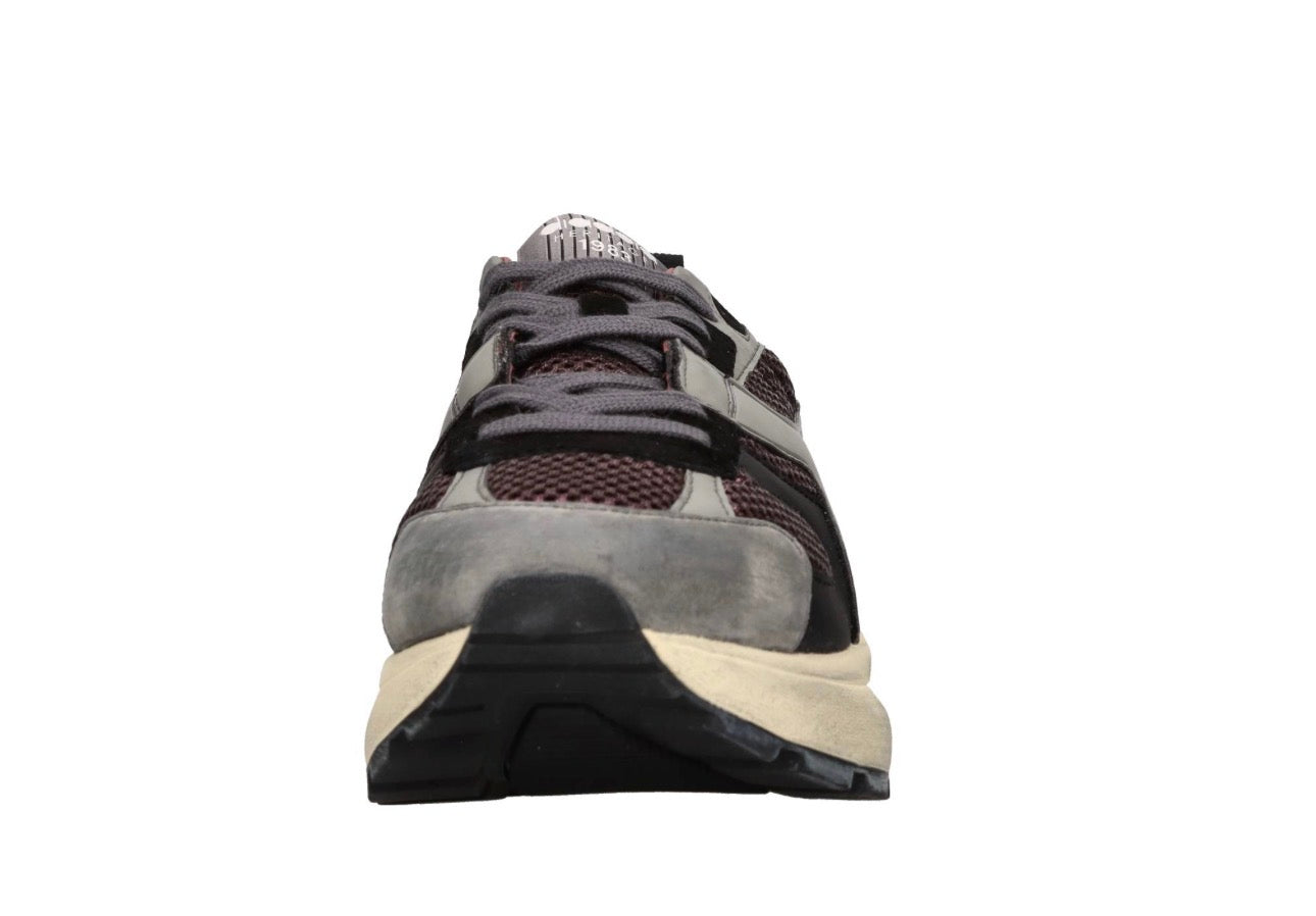 Diadora