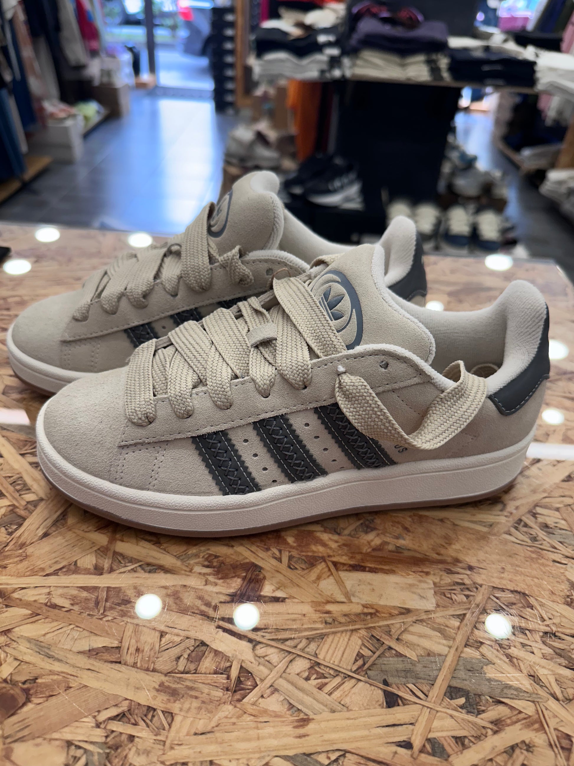 Adidas Campus 00s